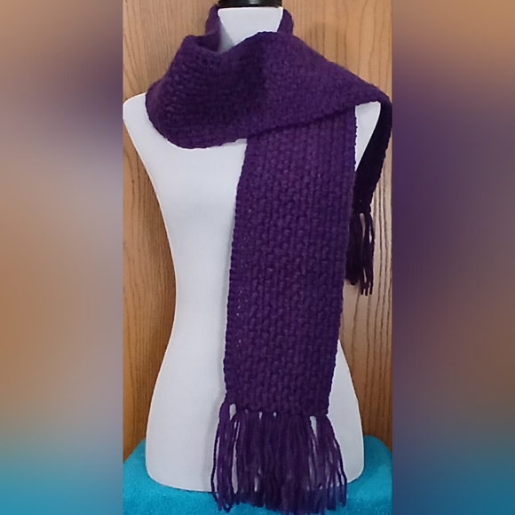 NEW Handcrafted crocheted scarf - Picture 1 of 4